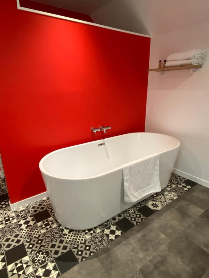 Aux Charmes Bed and Breakfast Isques Εξωτερικό φωτογραφία