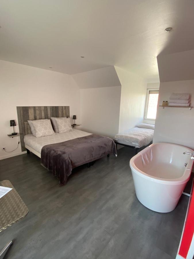 Aux Charmes Bed and Breakfast Isques Εξωτερικό φωτογραφία